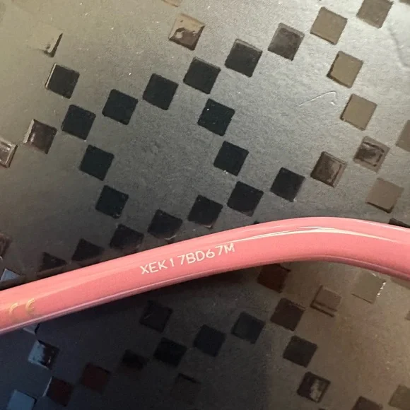Gucci Rose-Tinted Sunglasses
